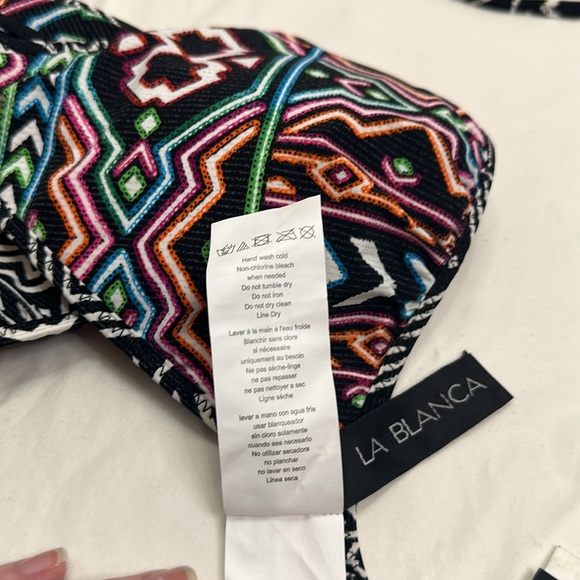 NWT! LA BLANCA Bikini top, size 12. 2in1, Reversible, black,white,multicolored. - Picture 4 of 7